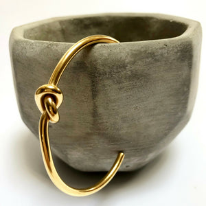 love knot bracelet in brass alloy